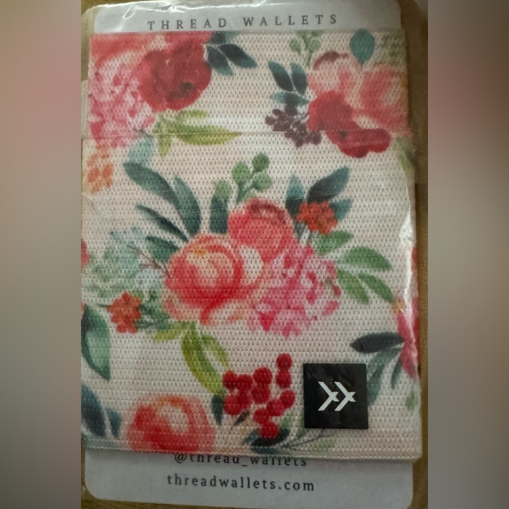 Thread Wallet with attached key ring